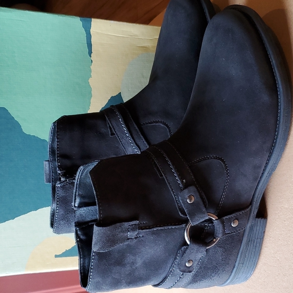 Earth Ash Everglade grey suede boot size 11 NIB